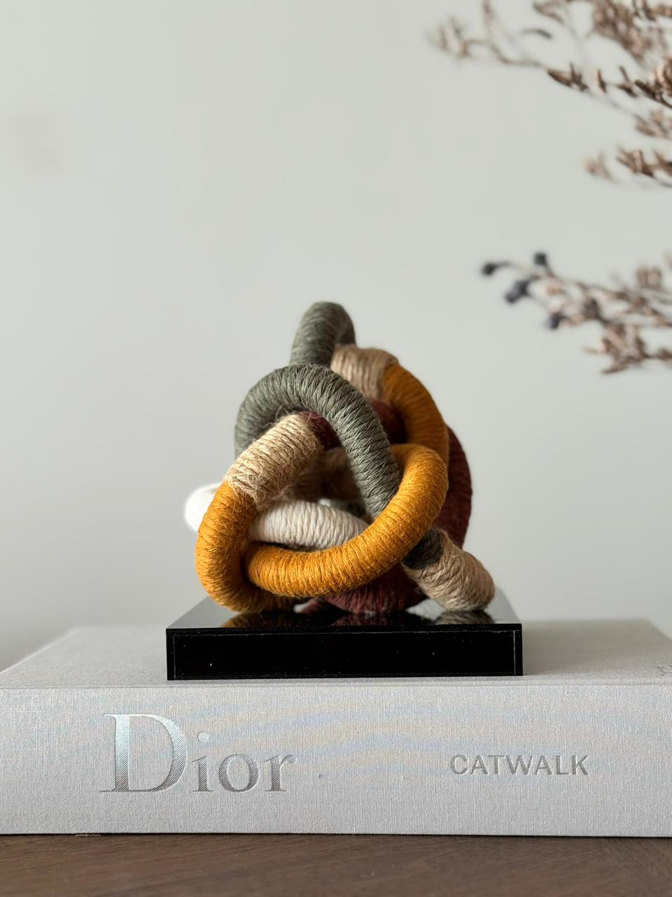 Nudo Tricolor Ocre con base
