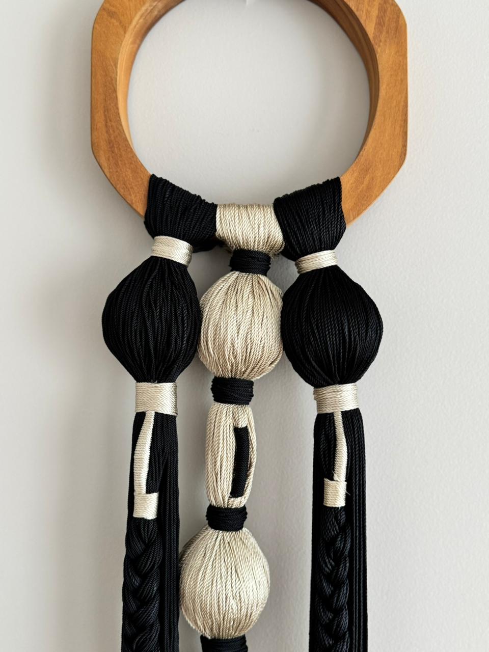 Nudo de pared Humay